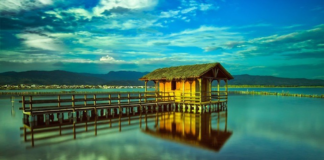 Η μεγαλύτερη λιμνοθάλασσα με το “ελληνικό χαβιάρι”. Με ιαματικές ιδιότητες και εξαίρετο αλάτι