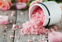 Πώς να χρησιμοποιήσετε τα άλατα μπάνιου για απόλυτη χαλάρωση
