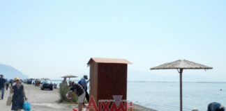 Μεσολόγγι: Μπήκαν και οι καμπίνες στην Αγία Τριάδα