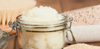 Scrub σώματος με Θαλασσινό Αλάτι & Ζάχαρη: Παρασκευή στο σπίτι