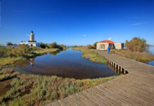 Ο Φάρος του Αι Σώστη – Ο Άγιος της Λιμνοθάλασσας